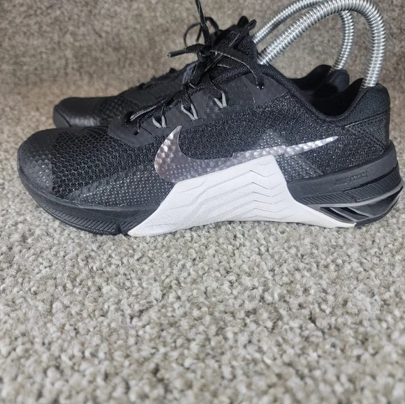Women's Nike Metcon 7 Trainers Black Dark Gray - Picture 7 of 9